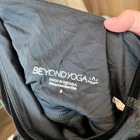 Beyond Yoga women’s velvet motion high waisted midi legging size small - Picture 6 of 11
